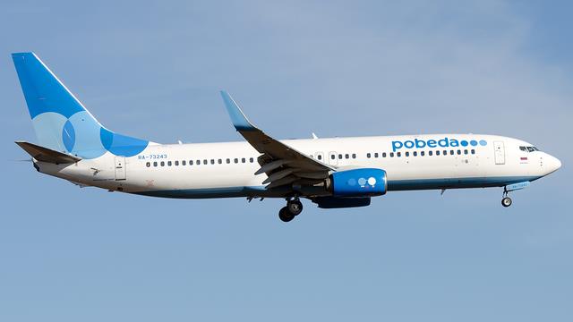 RA-73243:Boeing 737-800:Air 2000